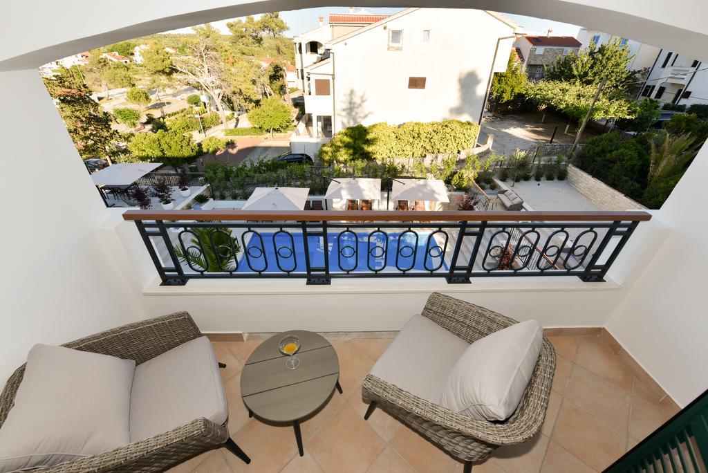 Mediterraneo Garden Apartments Petrcane Exterior foto