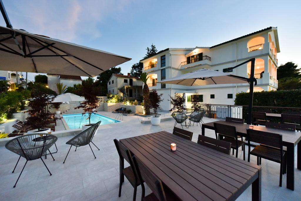 Mediterraneo Garden Apartments Petrcane Exterior foto