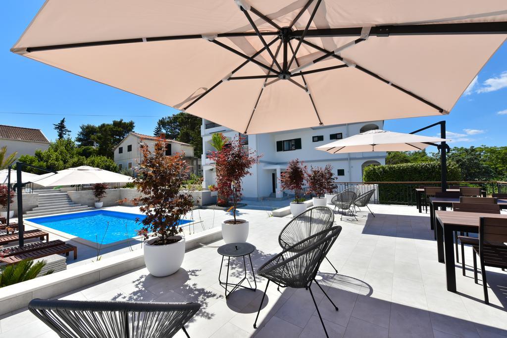 Mediterraneo Garden Apartments Petrcane Exterior foto